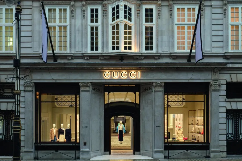 Gucci Designer Clothes, Retail News, Sales