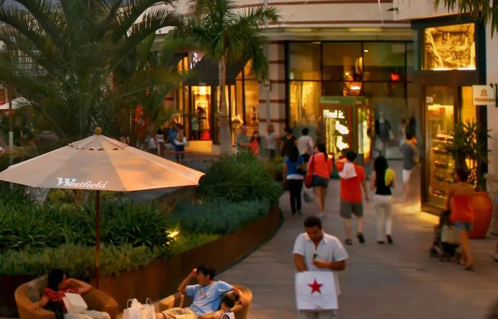 Westfield Santa Anita - mall in Arcadia, California, USA 