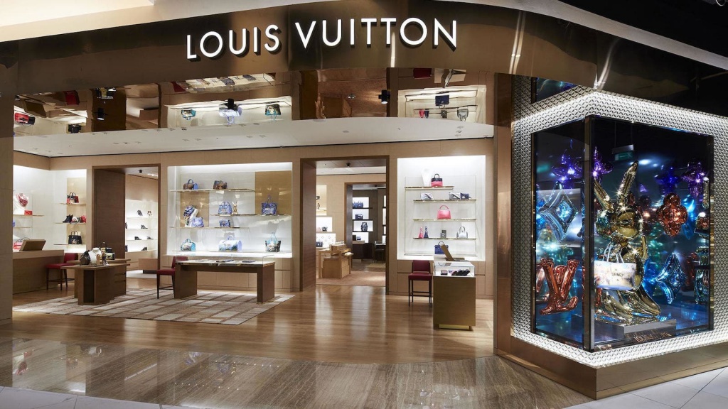 Louis Vuitton store editorial stock photo Image of citycenter  84090018