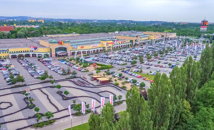 EPP becomes the leading shopping center landlord with €692.1 mln acquisition.