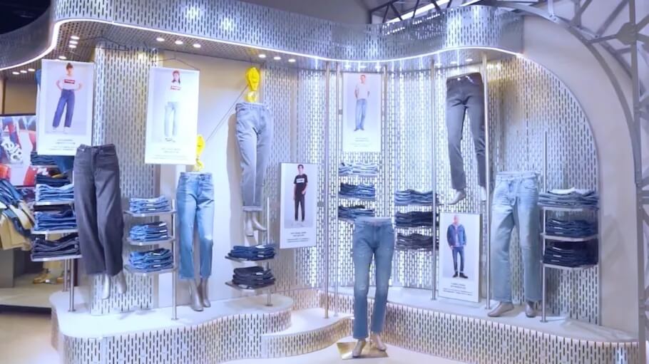 Wrangler opened its first store in China