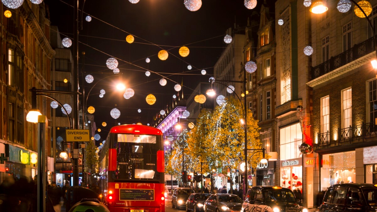 Oxford street - These are the most popular shopping streets in Europe 