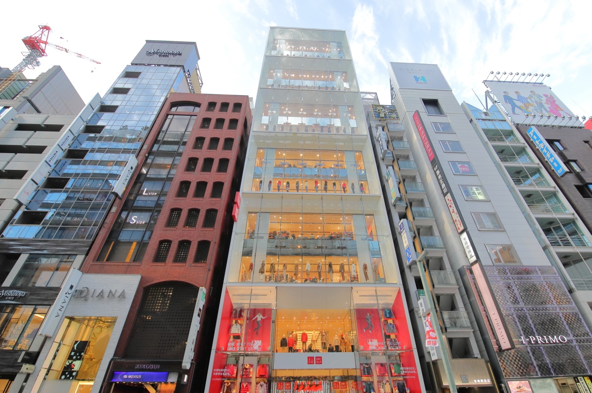 Uniqlo's 12-story store opened after the renovation