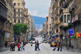Barcelona exits quarantine: bars, cafes, and cinemas open to visitors