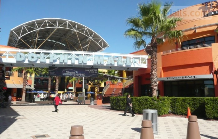 Dolphin mall photo №1