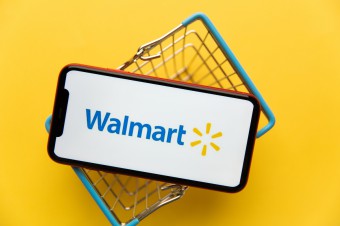 Walmart couriers deliver groceries directly to smart refrigerators