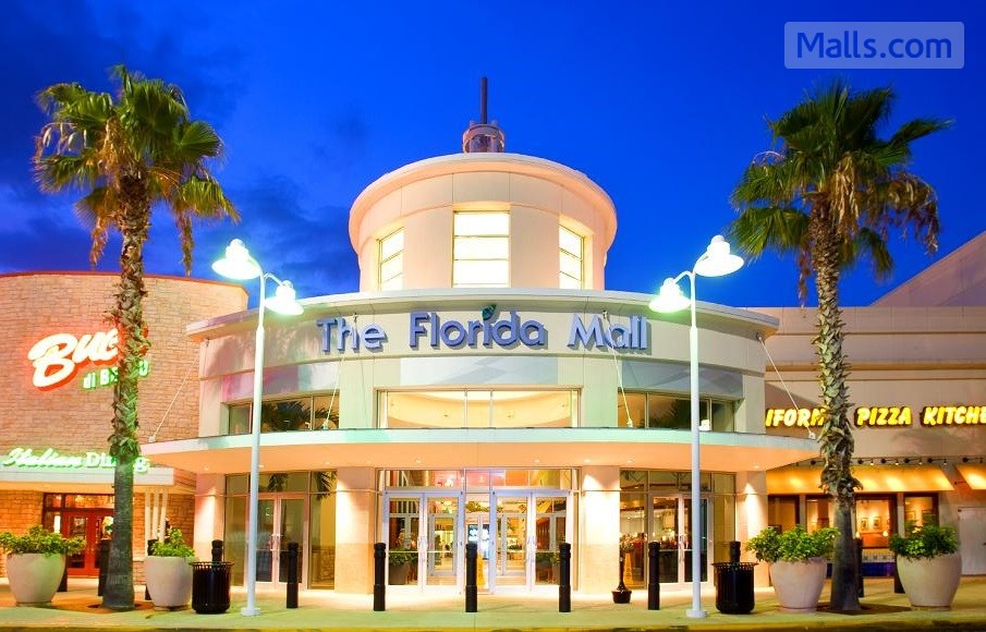 The Florida Mall Dazzles Families with AllNew Santa Set  Orlando Mom  Collective