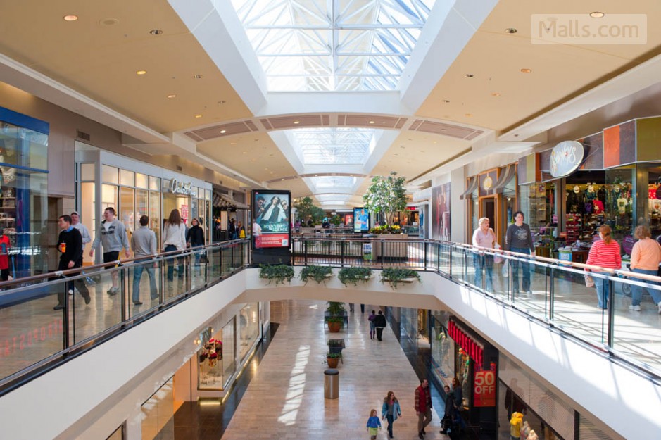 Ross Park Mall (159 stores) - shopping in Pittsburgh, Pennsylvania