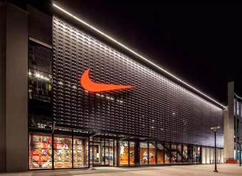 Apple, Nike and Other International Retailers are Mass Closing Stores
