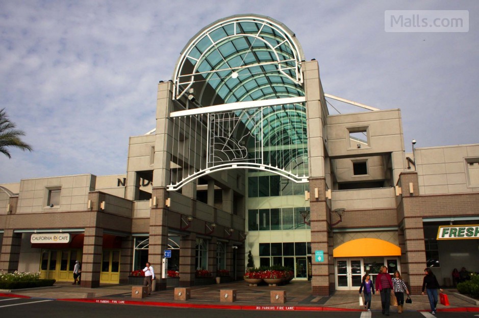 Arden Fair Mall - mall in Sacramento, California, USA 