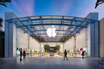 Apple is closing stores in the U.S. again due to the growing spread of COVID-19