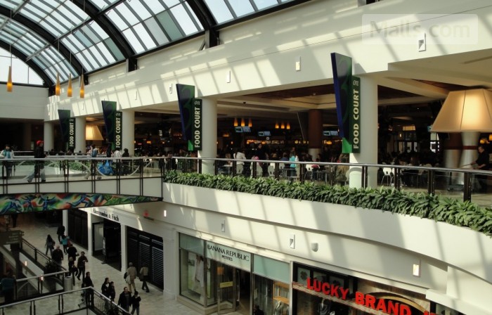 Tysons Galleria - mall in Arlington, Virginia, USA 