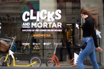 Amazon Will Open 10 Clicks And Mortar Stores in the UK