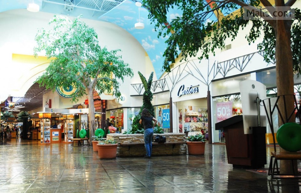 Arizona Mills - Super regional mall in Phoenix, Arizona, USA 