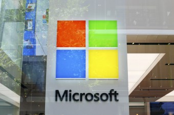 Microsoft is experimenting with retail stores again