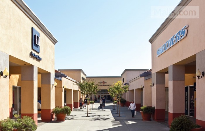 Folsom Premium Outlets - mall in Folsom, California, USA - Malls.Com