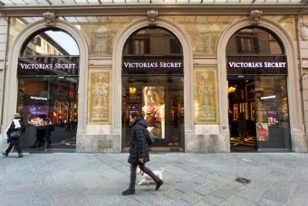 Victoria's Secret is abandoning malls and testing "stores of the future"