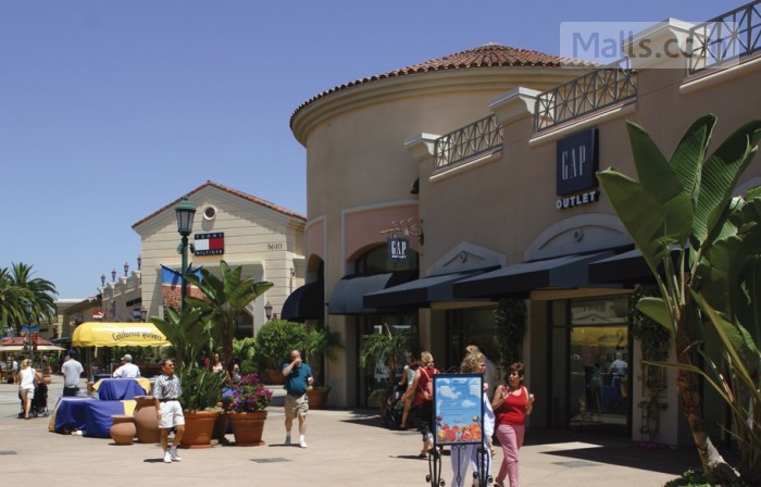 Carlsbad Premium Outlets photo №2